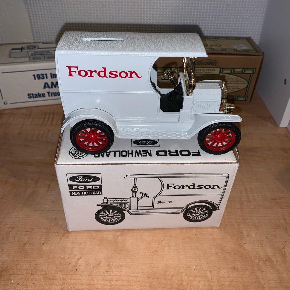 1993 Ertl Fordson Ford New Holland 1912 Open Front Panel Truck